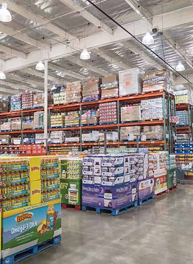 SEATTLE, WA, US-JUL 28, 2015:Customer shopping for supplements and multivitamin at Costco Wholesale big-boxes store. The largest membership-only warehouse club in USA with total of 705 warehouses